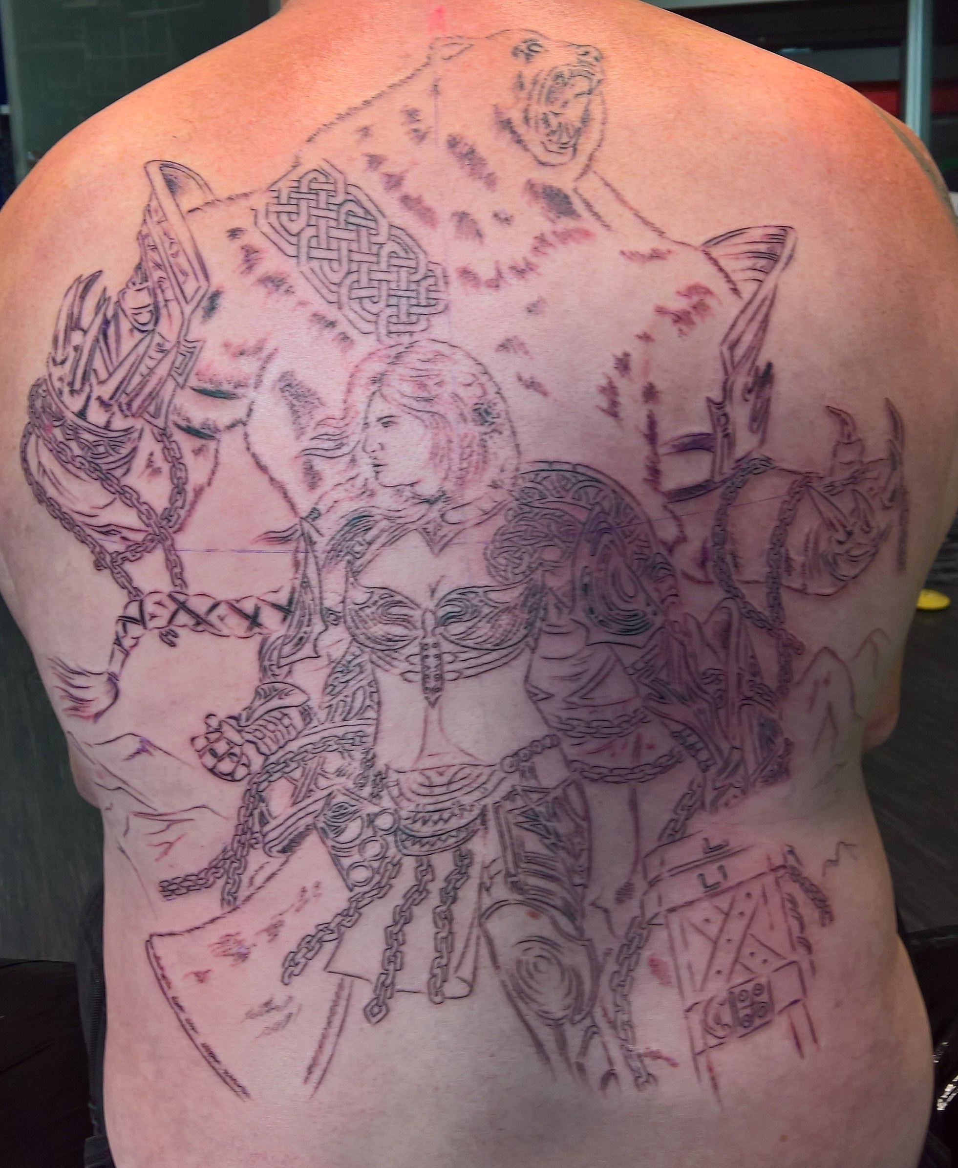 Redritsch: Tattoo auf Rücken 